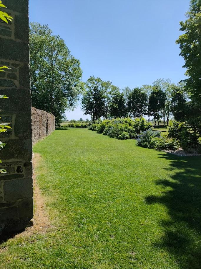 Domaine Du Manoir De Vains酒店 外观 照片